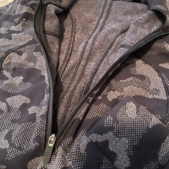 Lululemon Run Briskly 1/2 Zip (Heritage Camo Jacquard Black Lunar Rock) - Picture 10 of 12
